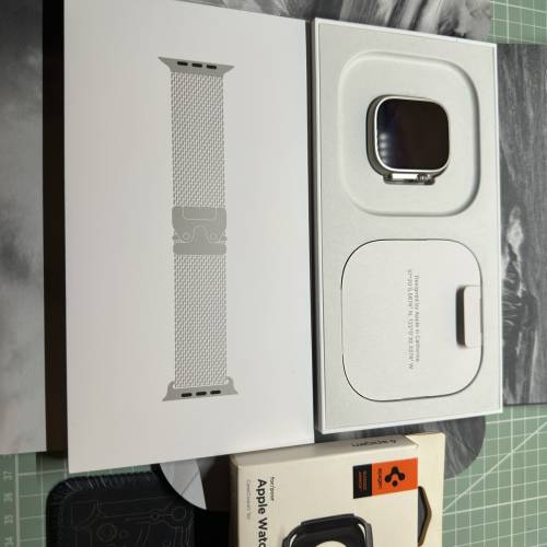 香港行貨 Apple Watch Ultra 3 原色 跟 鈦金屬米蘭網織手環 M