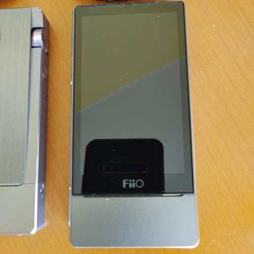 全部九成五以上新Fiio X7, Fiio Q5s+AM3D, 耳機Fender Track, 另外跟一条Xone 4.4插...