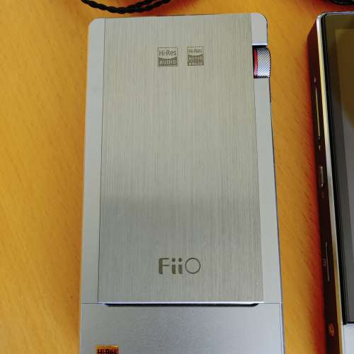 全部九成五以上新Fiio X7, Fiio Q5s+AM3D, 耳機Fender Track, 另外跟一条Xone 4.4插...