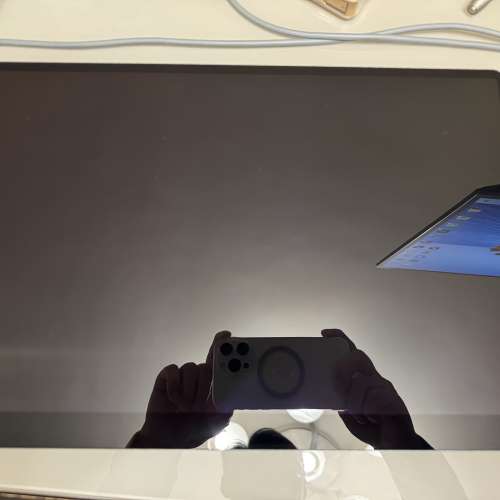 便攜16寸 AMOLED 120hz