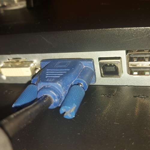 屯門良景輕鐵站交收 旋轉升降 Dell 23吋 UltraSharp 顯示器 U2312HMt 連DELL SOUNDBAR