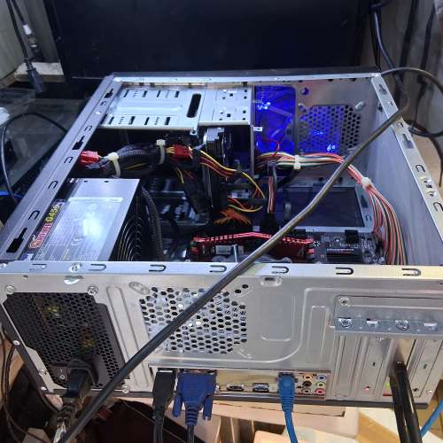 新機買入使用了3天 GA-B250M/i5 7500 CPU/8GB DDR4/1TB HDD/WiFi/Win10/機箱/火牛