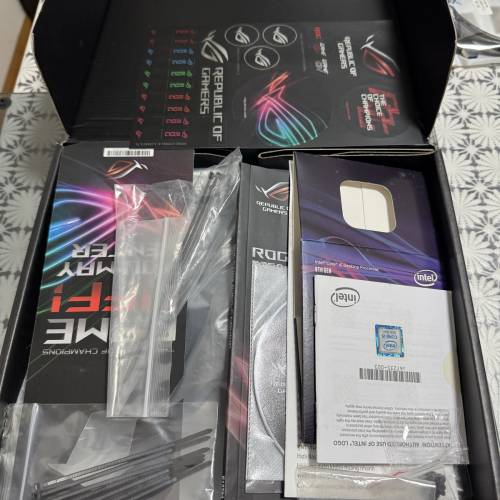 Asus ROG strix B350 G gaming 底板連intel i5-8500 cpu