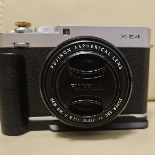 Fujifilm X-E4銀色機身 XF27mmF2.8 R WR鏡頭