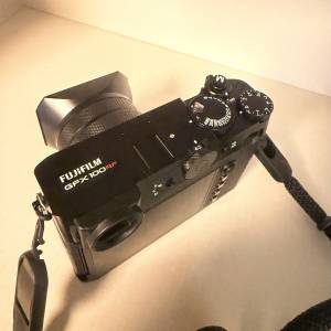 全新未用 Fujifilm GFX100RF 黑色 中片幅相機 + 兩張SD卡 + FORM ROPE 相機繩 有單...