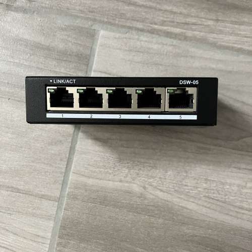 高清防水攝像頭cctv x3 + 5位交換機