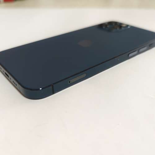 機身少花,行貨藍色iphone 12 pro 256gb 雙卡雙待 dual open line, 全套有盒usb