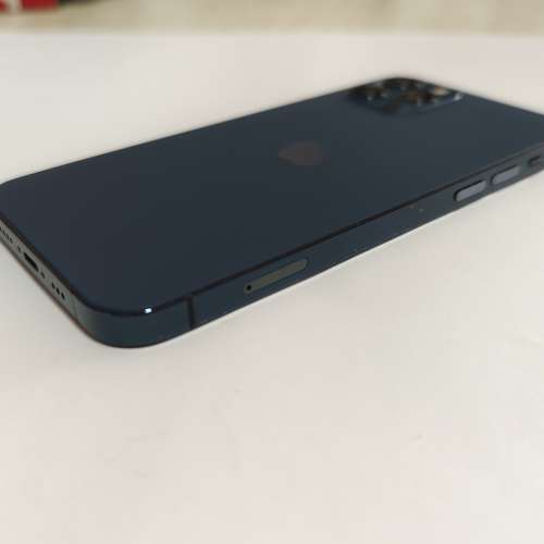 機身少花,行貨藍色iphone 12 pro 256gb 雙卡雙待 dual open line, 全套有盒usb