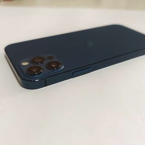 機身少花,行貨藍色iphone 12 pro 256gb 雙卡雙待 dual open line, 全套有盒usb