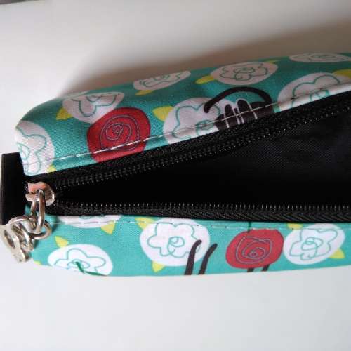 布筆袋,貓圖案。