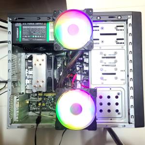 放3隻牛，gamemax / corsair，大陸礦龍