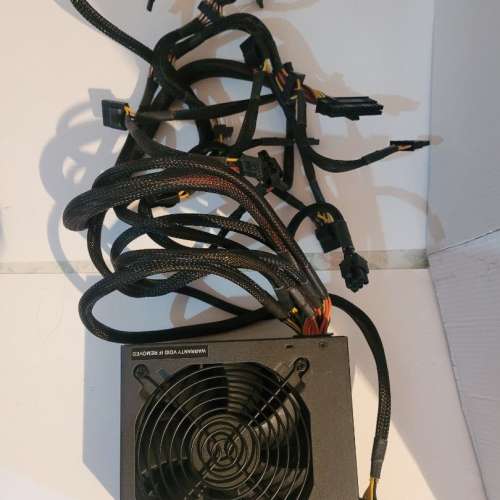 放3隻牛，gamemax / corsair，大陸礦龍