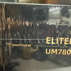 放Minisforum EliteMini UM780 XTX Mini PC 64GB Ram 2TB M.2 OcuLink