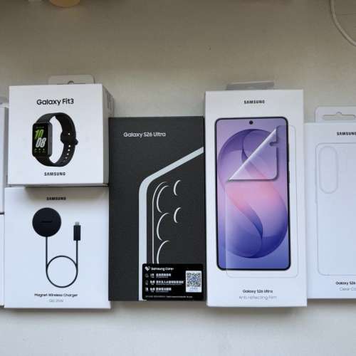 限量版金色Samsung Galaxy S26 Ultra 加配件