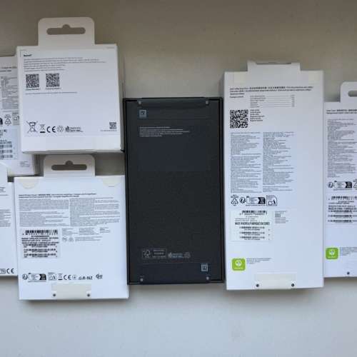 限量版金色Samsung Galaxy S26 Ultra 加配件