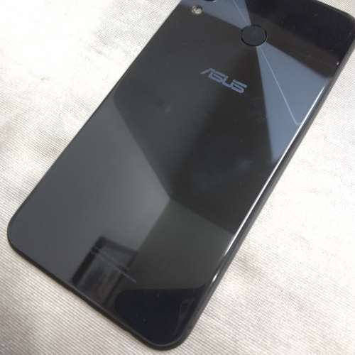 6.2" Asus Zenfone 5z (Android 10 / 6+128GB / Snapdragon 845 / 雙Sim / NFC)
