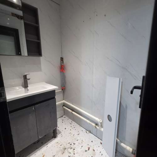 出租葵芳金龍工業中心, 全新裝修向東南山景單位