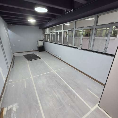 出租葵芳金龍工業中心, 全新裝修向東南山景單位