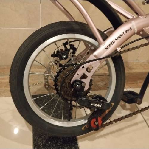 舊 成人/中童單車一部 ，14吋，6速，可摺。