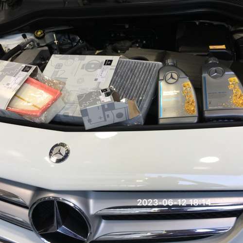 Benz 平治  修理漏水  平治更換水泵節溫器水膽