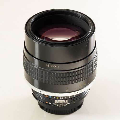 Nikon AI-S NIKKOR 105mm f/1.8