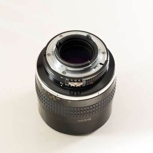 Nikon AI-S NIKKOR 105mm f/1.8