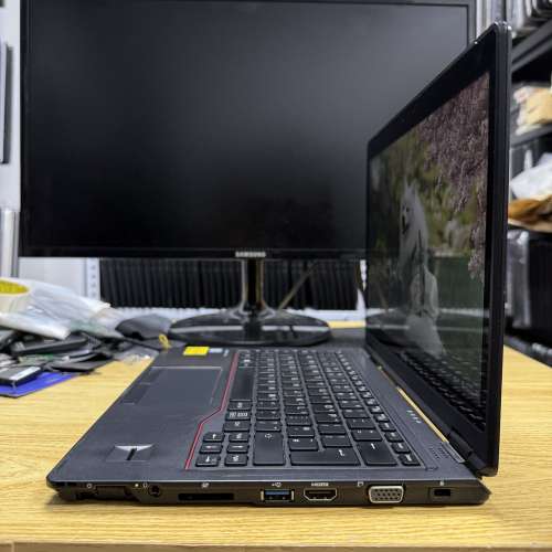 [🇯🇵日本製.360&deg; Touch] Fujitsu Lifebook P727 (Core i5 / 12.5" / Win 11 / 永...