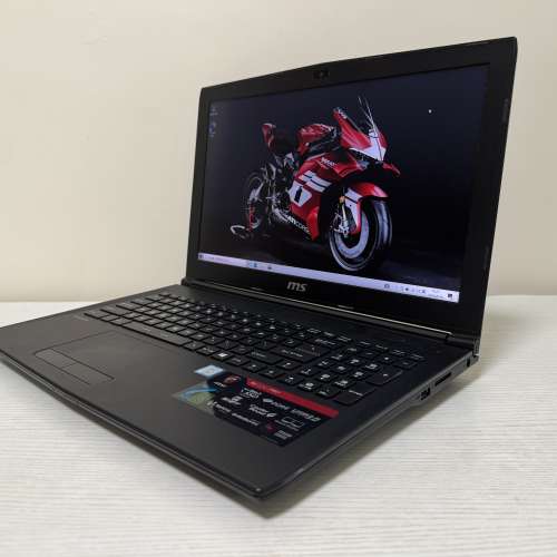 Msi 電競筆電 i7 7700h/16g ram/128m2 ssd+1tb hhd/GTX1050/1920x1080p）