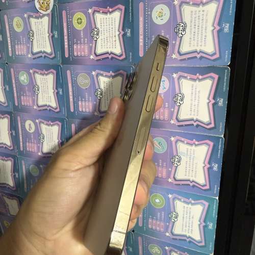iPhone 13pro 256gb,港行雙卡極新，完美冇花，冇修冇拆，所有原裝，所有功能正常！