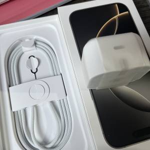iPhone 16pro 全新原廠快充線連原廠快充火牛