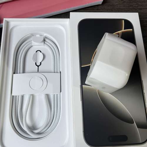 iPhone 16pro 全新原廠快充線連原廠快充火牛