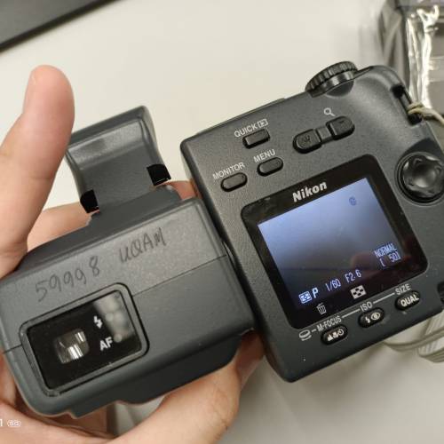 Nikon 995 扭計骰相機