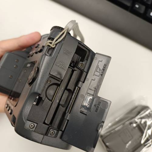 Nikon 995 扭計骰相機