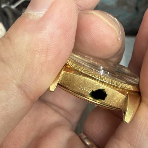ROLEX 1807 Day-date 18K 750黃金 少有樹皮圈 靚銀面金字 2朵花 $68888