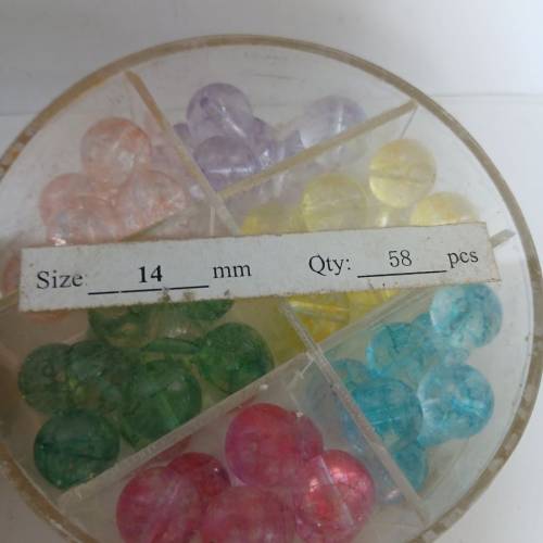 一手三盒 10/14mm彩色水晶有孔珠加一條10mm 18寸頸鏈  如照片，合diy 手作， 全部清...