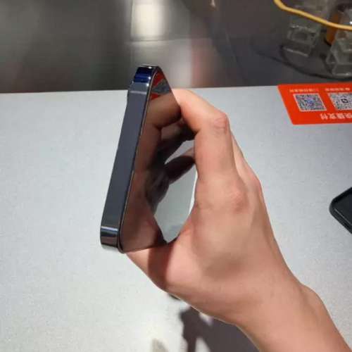 Apple iPhone 13 Pro Max 512G， 6.7寸大螢幕，電池效能92 ％，功能全部正常運作，...
