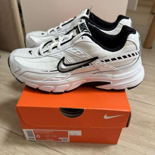 Nike鞋