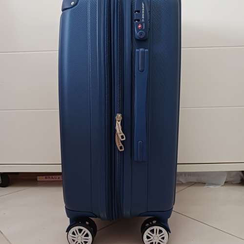 Dunlop 20 吋旅行喼/ 行李箱 20 inch suitcase / baggage / luggage
