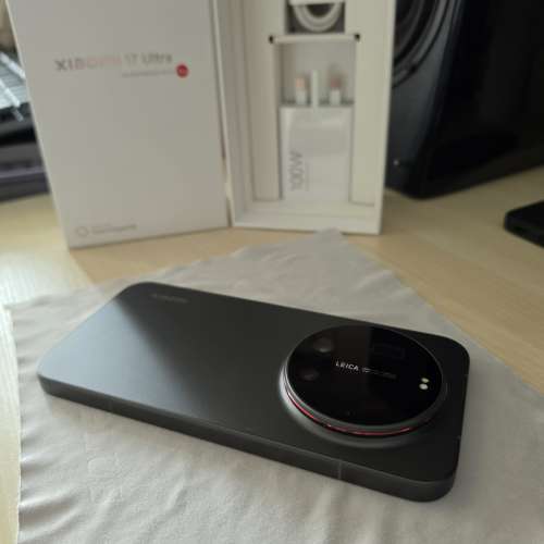 (中環元朗) Xiaomi 17 Ultra 512gb Black (港行HK 2yrs warranty to Mar 2028）