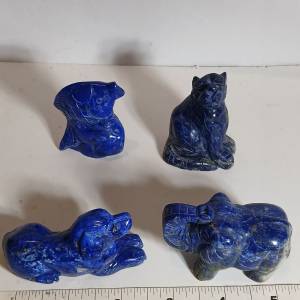 一手四個青金寶石動物小擺件約兩寸如照片，4個 全部清貨價 售600元 ，單個原價380元，