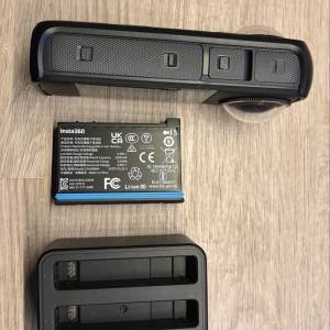 insta 360 x 4 (包兩粒原裝電池 & 叉電器)