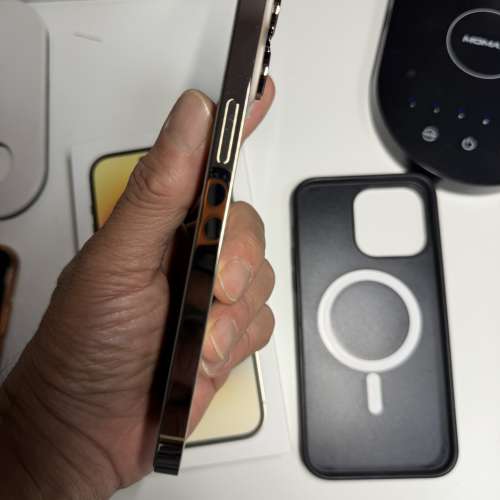 99%New iPhone 14 Pro Max 128GB 行貨1手機 金色、電78%100 %正常操作、有盒全套全...