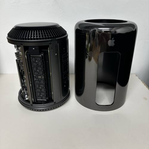 Apple Mac Pro 圓筒型工作站 64Gram 1TBSSD 台式機