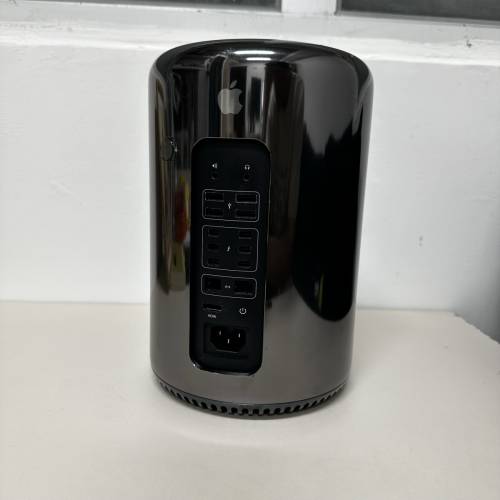 Apple Mac Pro 圓筒型工作站 64Gram 1TBSSD 台式機