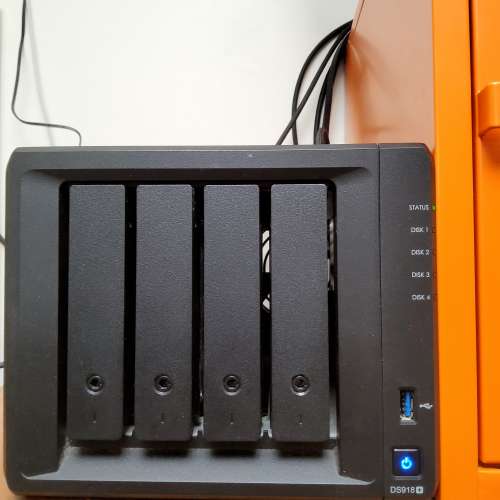 Synology DS918+ 2隻8tb hdd + 2條512GB M2 + 8GB Ram
