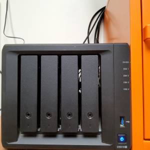 Synology DS918+ 2隻8tb hdd + 2條512GB M2 + 8GB Ram