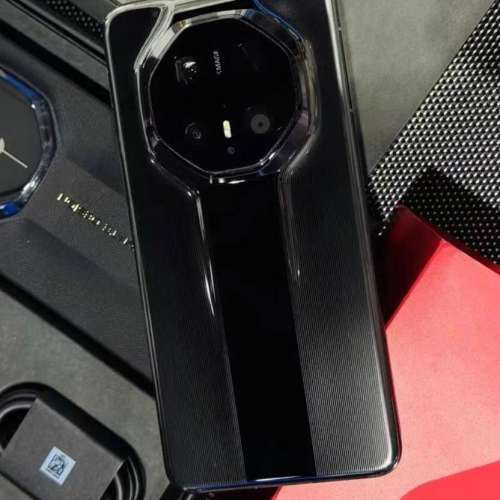 HUAWEI Mate 70 RS Ultimate Design 手機