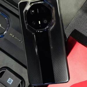 HUAWEI Mate 70 RS Ultimate Design 手機