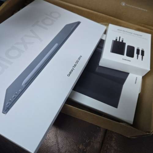 Samsung Galaxy Tab S10 Ultra 512g wifi 連快充火牛&keyboard cover 有收 據還有...