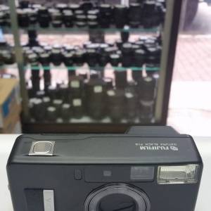 FUJIFILM NATURAL BLACK F1.9